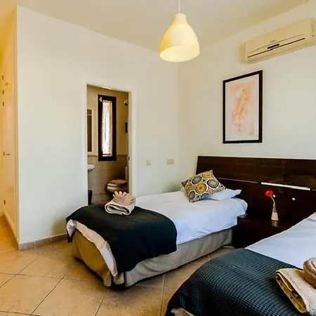 Vila 3-bed On Private Complex With Tennis Court Playa Blanca (Lanzarote)