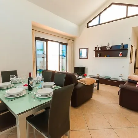 فيلة 3-bed On Private Complex With Tennis Court