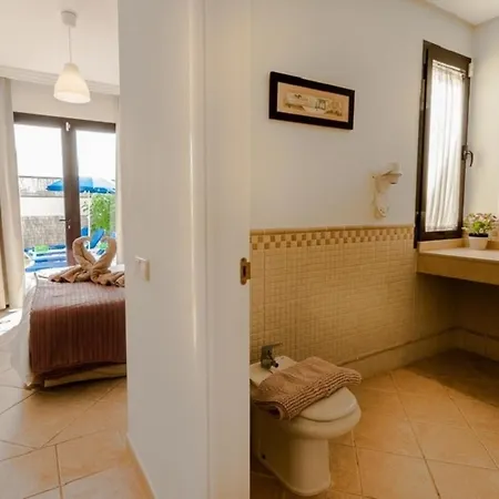 3-bed On Private Complex With Tennis Court فيلة